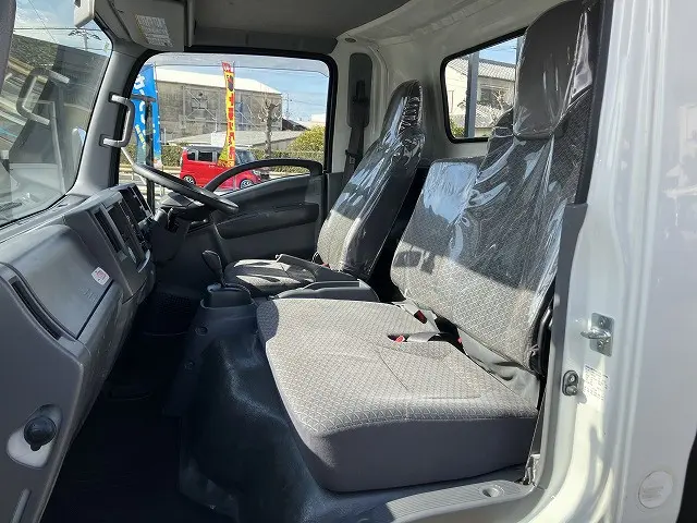 いすゞ エルフ TRG-NNR85AR(2WD)の写真46