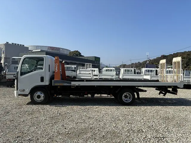 いすゞ エルフ BDG-NPR85AN(2WD)の写真4