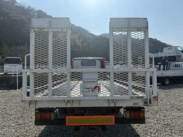 いすゞ エルフ BDG-NPR85AN(2WD)の写真7