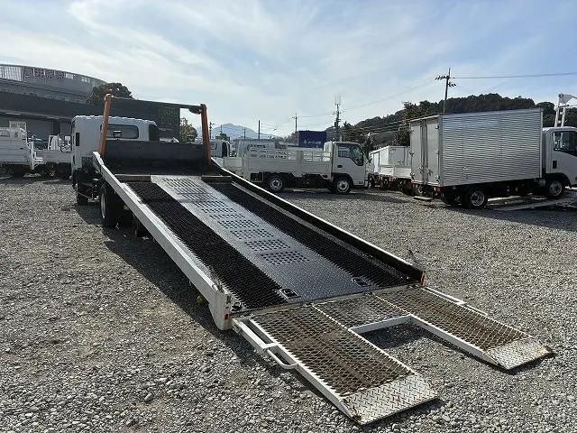 いすゞ エルフ BDG-NPR85AN(2WD)の写真13