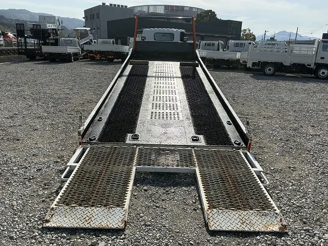 いすゞ エルフ BDG-NPR85AN(2WD)の写真14