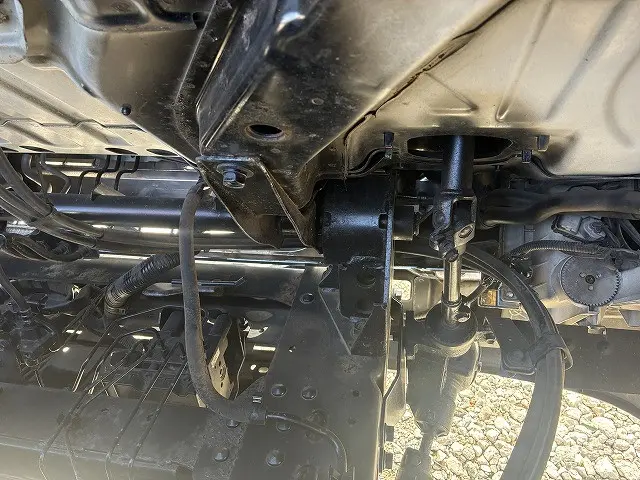 いすゞ エルフ BDG-NPR85AN(2WD)の写真26