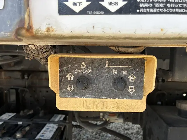 いすゞ エルフ BDG-NPR85AN(2WD)の写真47