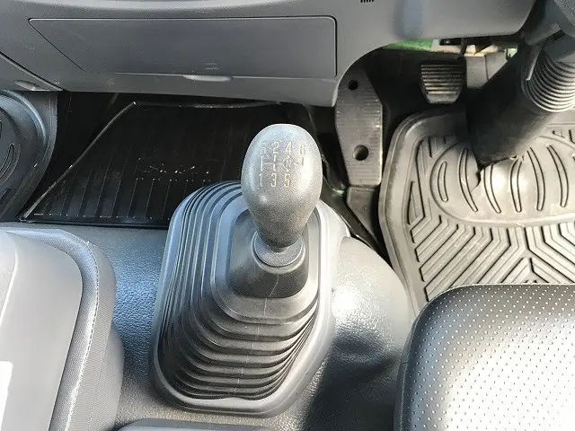 いすゞ フォワード TKG-FRR90S1(2WD)の写真31