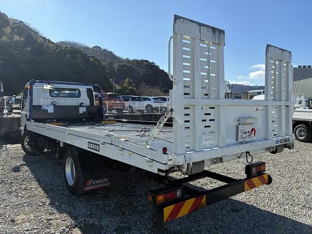 三菱 キャンター 2PG-FEB80(2WD)の写真6