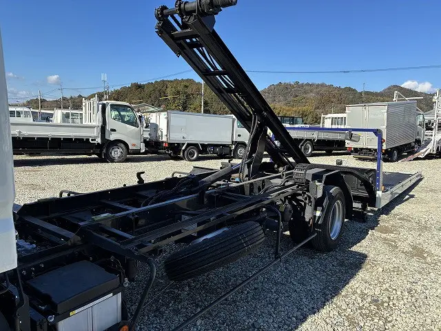 三菱 キャンター 2PG-FEB80(2WD)の写真9