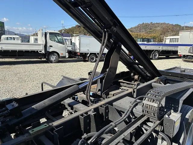 三菱 キャンター 2PG-FEB80(2WD)の写真35