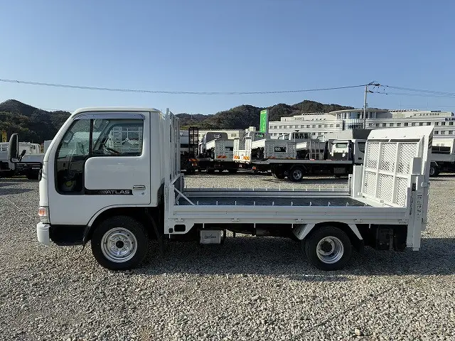 日産 アトラス KG-SR4F23(2WD)の写真4