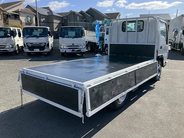 いすゞ エルフ BKG-NHS85A(4WD)の写真15