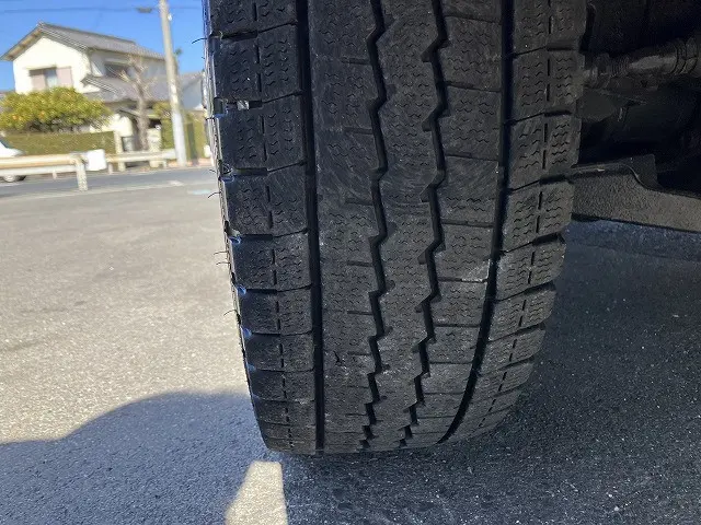 いすゞ エルフ BKG-NHS85A(4WD)の写真25