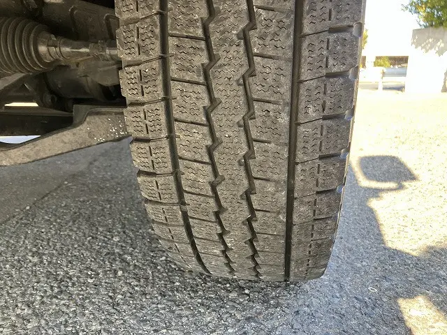 いすゞ エルフ BKG-NHS85A(4WD)の写真27