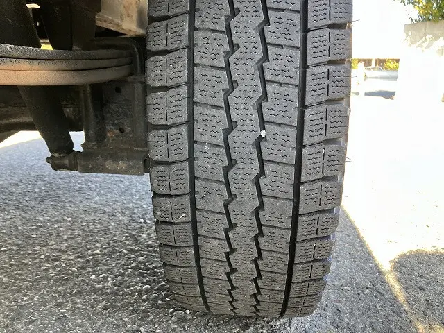 いすゞ エルフ BKG-NHS85A(4WD)の写真29