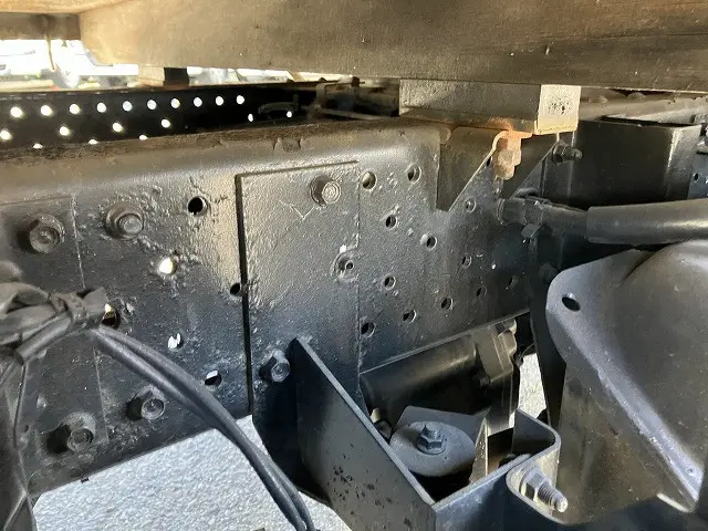 いすゞ エルフ BKG-NHS85A(4WD)の写真34