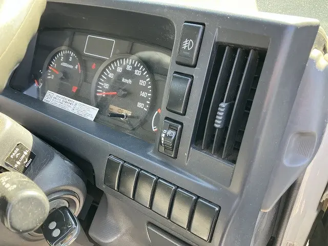 いすゞ エルフ BKG-NHS85A(4WD)の写真37