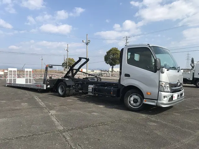 トヨタ ダイナ 2KG-XZU722(2WD)の写真3