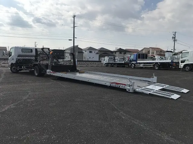 トヨタ ダイナ 2KG-XZU722(2WD)の写真4