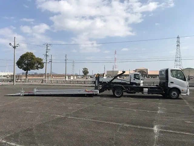 トヨタ ダイナ 2KG-XZU722(2WD)の写真8