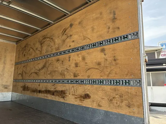 いすゞ エルフ 2PG-NPS88AN(4WD)の写真11