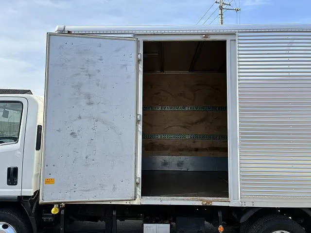 いすゞ エルフ 2PG-NPS88AN(4WD)の写真15