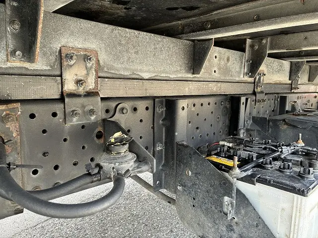 いすゞ エルフ 2PG-NPS88AN(4WD)の写真17