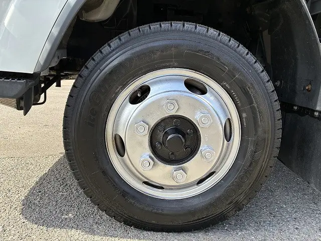 いすゞ エルフ 2PG-NPS88AN(4WD)の写真23