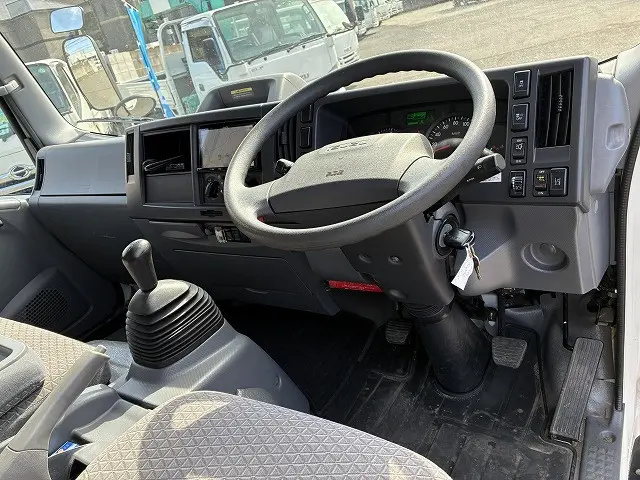 いすゞ エルフ 2PG-NPS88AN(4WD)の写真33