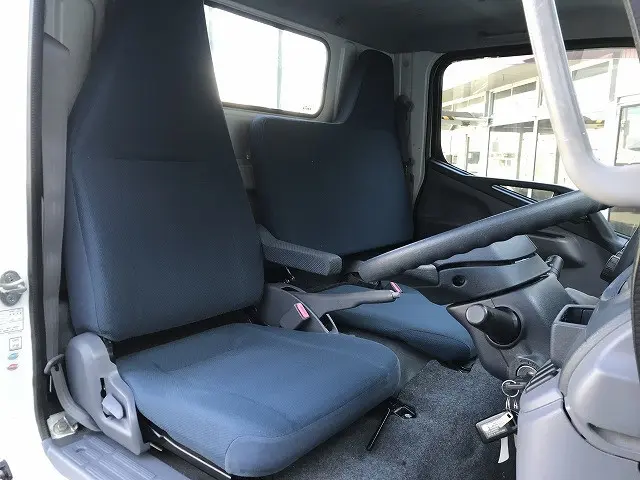 三菱 キャンター TKG-FBA20(2WD)の写真33