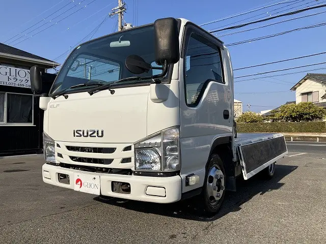 いすゞ エルフ TRG-NHR85A(2WD)の写真9