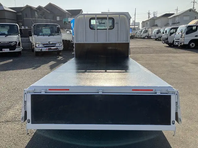 いすゞ エルフ TRG-NHR85A(2WD)の写真14