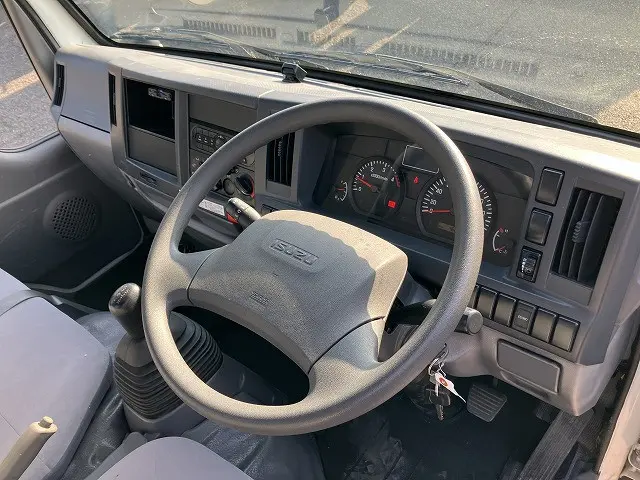 いすゞ エルフ TRG-NHR85A(2WD)の写真24