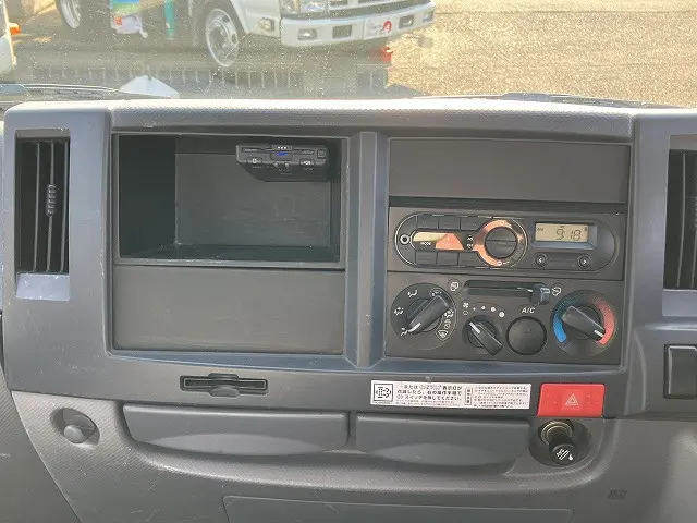 いすゞ エルフ TRG-NHR85A(2WD)の写真29