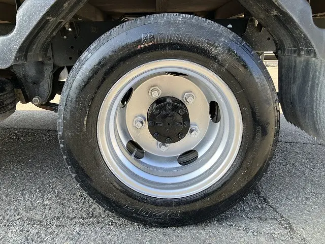 いすゞ エルフ TRG-NHR85A(2WD)の写真40