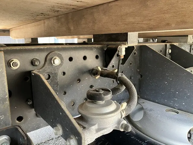 いすゞ エルフ TRG-NHR85A(2WD)の写真43