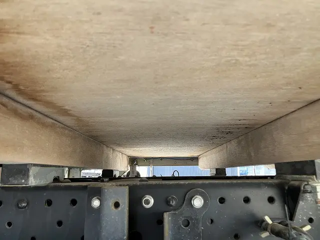 いすゞ エルフ TRG-NHR85A(2WD)の写真44