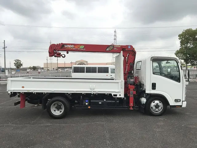 いすゞ エルフ 2RG-NMR88AR(2WD)の写真5