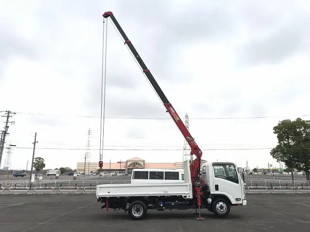 いすゞ エルフ 2RG-NMR88AR(2WD)の写真18