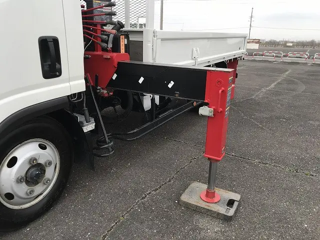 いすゞ エルフ 2RG-NMR88AR(2WD)の写真21