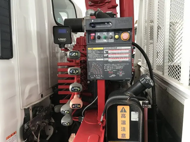 いすゞ エルフ 2RG-NMR88AR(2WD)の写真26