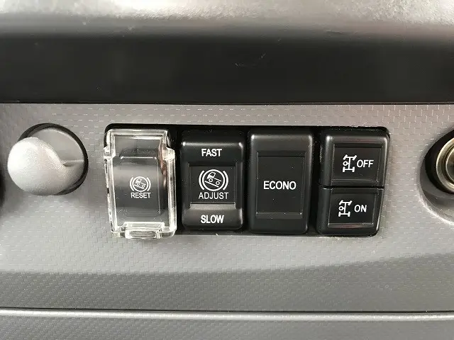 いすゞ エルフ 2RG-NMR88AR(2WD)の写真36