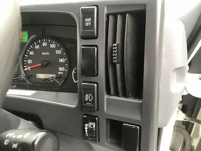 いすゞ エルフ 2RG-NMR88AR(2WD)の写真38