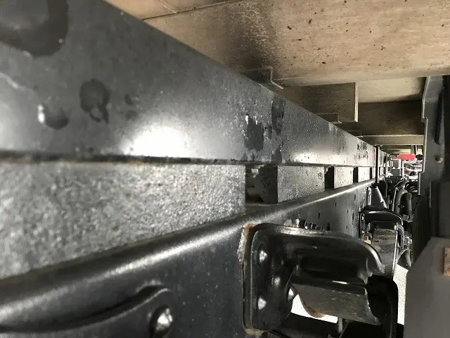 いすゞ エルフ 2RG-NMR88AR(2WD)の写真42