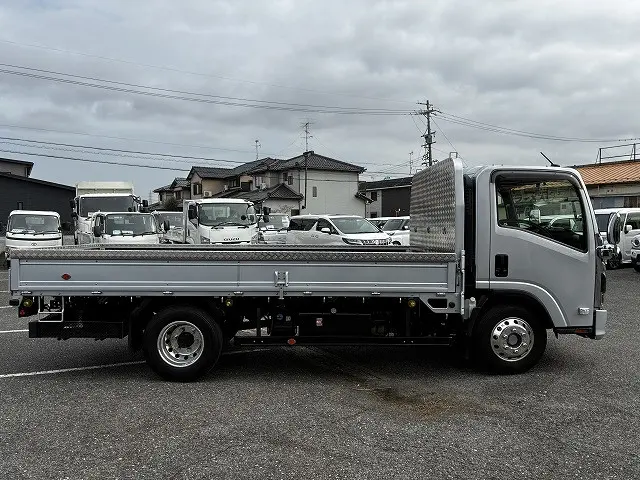 いすゞ エルフ 2RG-NPR88YM(2WD)の写真5