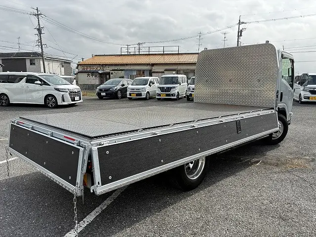 いすゞ エルフ 2RG-NPR88YM(2WD)の写真15