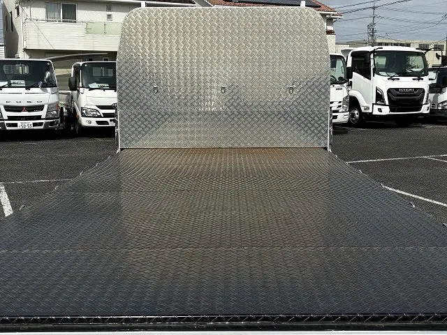 いすゞ エルフ 2RG-NPR88YM(2WD)の写真16