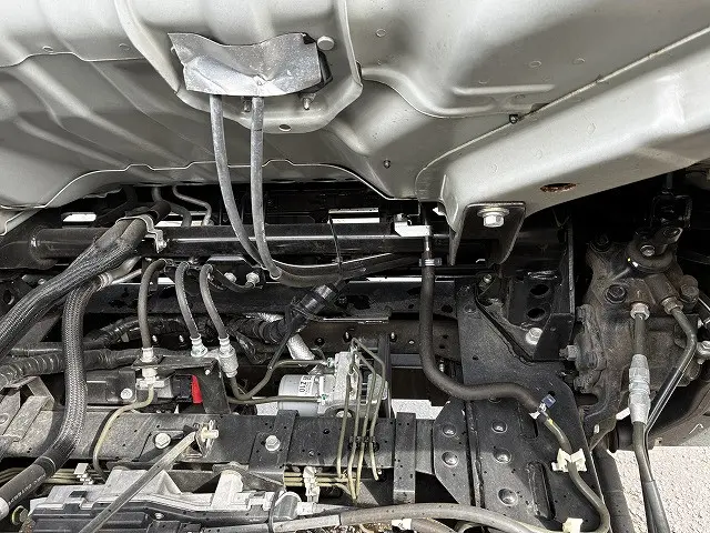 いすゞ エルフ 2RG-NPR88YM(2WD)の写真21