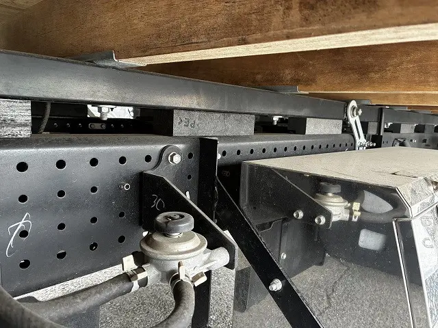 いすゞ エルフ 2RG-NPR88YM(2WD)の写真33