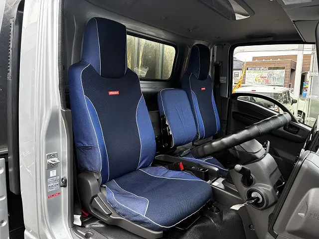 いすゞ エルフ 2RG-NPR88YM(2WD)の写真35