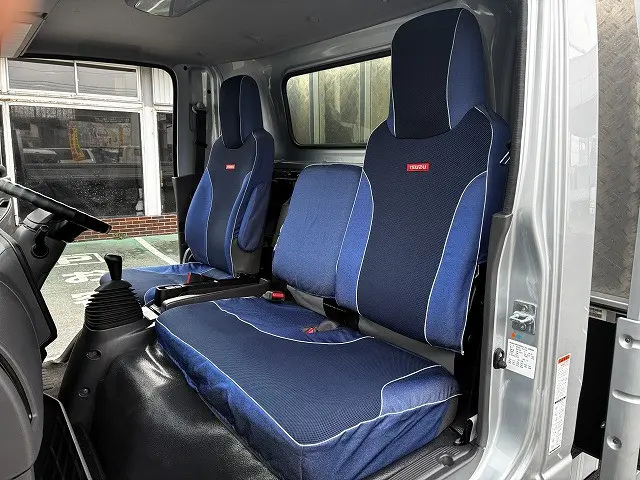 いすゞ エルフ 2RG-NPR88YM(2WD)の写真36