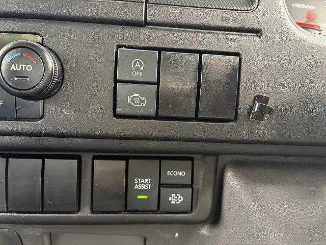 いすゞ エルフ 2RG-NPR88YM(2WD)の写真41