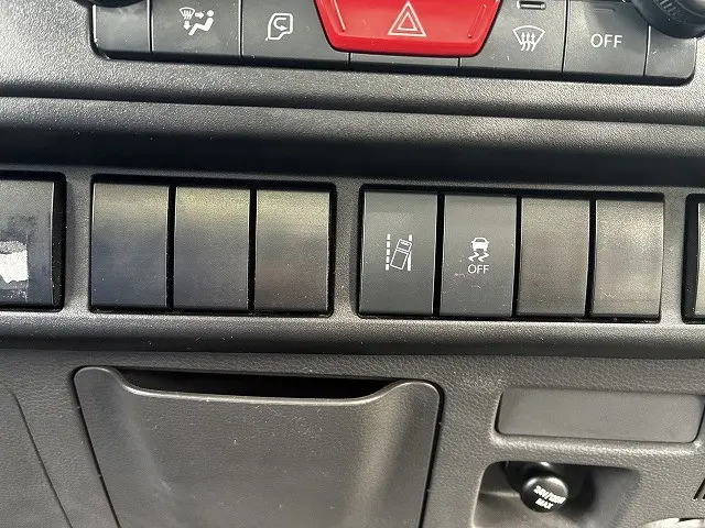 いすゞ エルフ 2RG-NPR88YM(2WD)の写真42